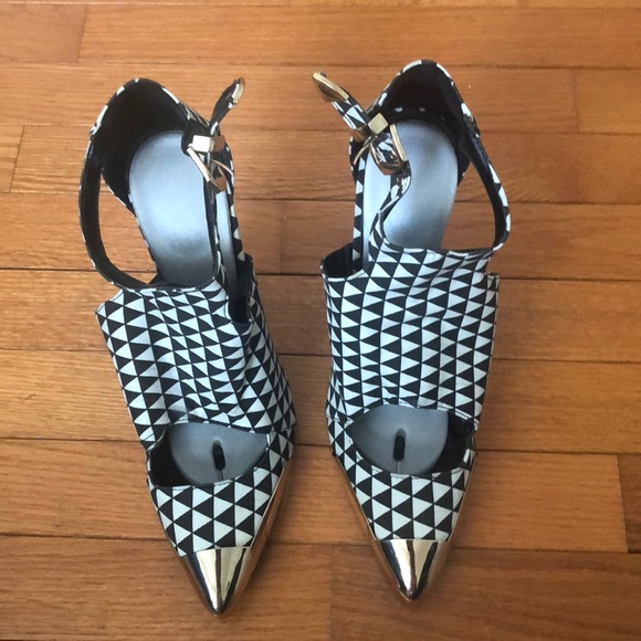 Stylish Heels - Picture 4 of 4